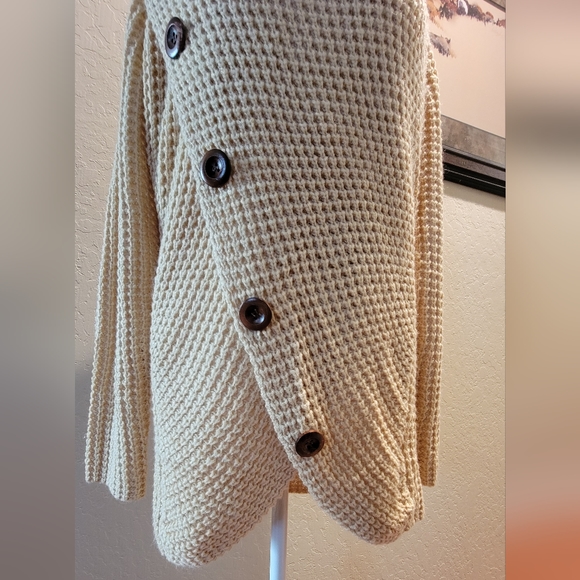 Soft & Thick Cable Knit Sweater - Size L - Picture 4 of 6